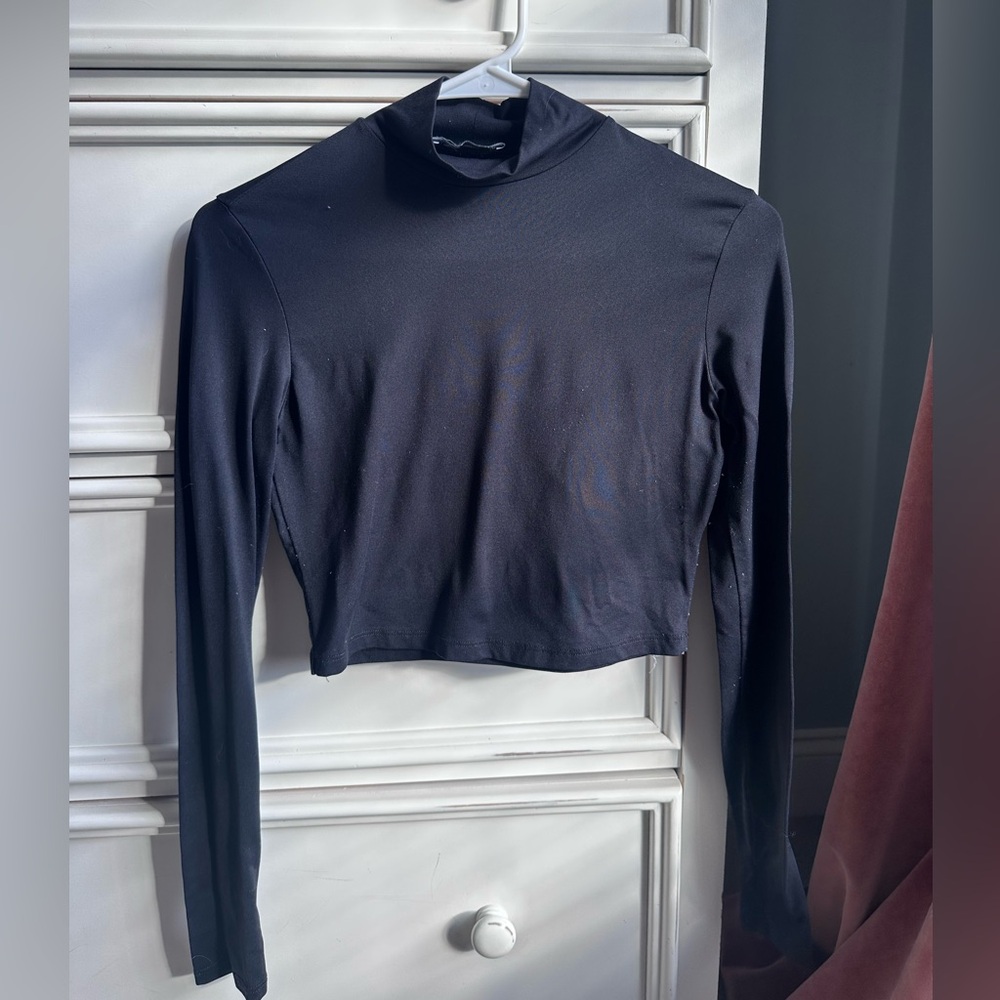 Aritzia Black Long Sleeve Turtleneck Top